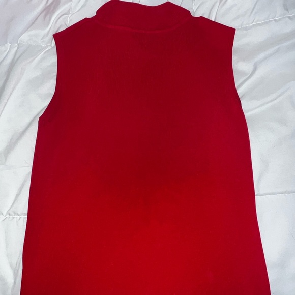 red ribbed sleeveless top - Picture 2 of 2